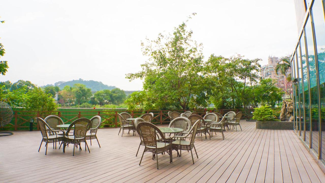 Hione Holiday Hotel Taipei Esterno foto