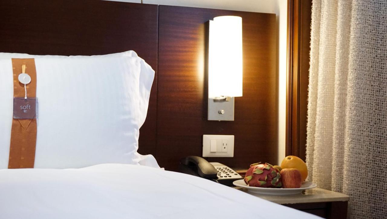 Hione Holiday Hotel Taipei Esterno foto