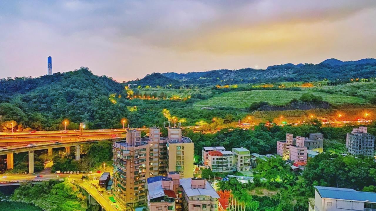 Hione Holiday Hotel Taipei Esterno foto