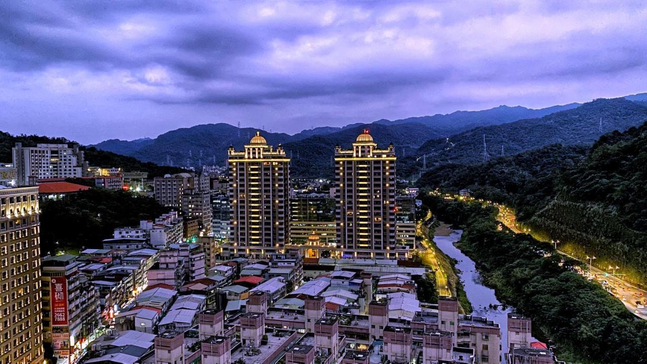 Hione Holiday Hotel Taipei Esterno foto
