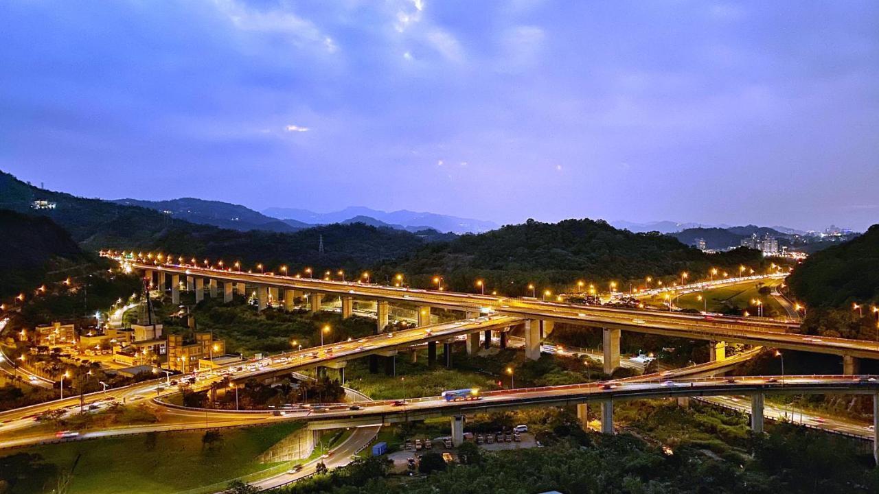 Hione Holiday Hotel Taipei Esterno foto